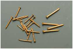Messingnägel sind ungeeignet