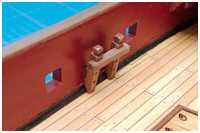 großes Kreuzholz montiert