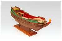 H&uuml;tte geklinkert, Relinge fertiggestellt und Aufbauten lackiert