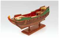 H&uuml;tte geklinkert, Relinge fertiggestellt und Aufbauten lackiert