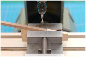 Sperrholzschablone zum Fräsen der Köpfe