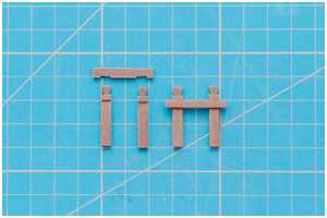 Einzelteile der großen Kreuzhölzer