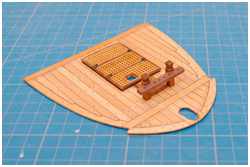 Nagelbank ins Deck eingepasst