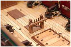 fertige Nagelbank am Großmast