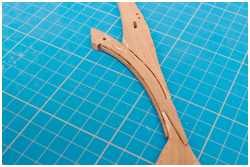 Leiste für die Sponung aufgeklebt