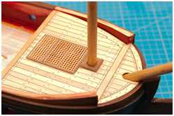 Gräting ins Deck eingepasst