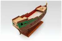 H&uuml;tte geklinkert, Relinge fertiggestellt und Aufbauten lackiert