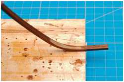 Vorbiegen der Leisten für das Bergholz