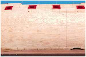 Anzeichnen der Spanten am Rumpf