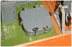 Serviceluk mit Fl&uuml;gelschrauben