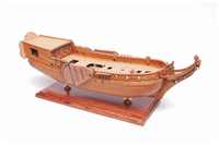 Bugzier angepasst, Speigatten, Seitenschwert und Poller fertiggestellt