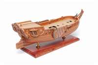 Ruder fertiggestellt, Dekor komplettiert, Rumpfbau abgeschlossen