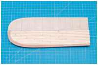 Aufkleben der Decksplanken