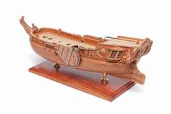 komplettes Dekor am Pavillon