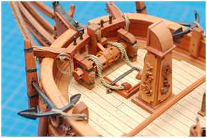 Ankerkabel läuft durch die Fallrohre ins Kabelgatt