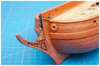 fertiger Stevenkopfbeschlag und Verzierungen