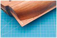 Druckstellen im Holz reparieren