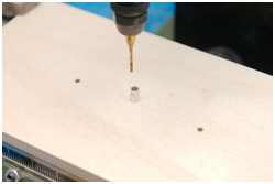 Arbeitstisch mit Fräsanschlag