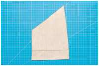 das angeschlagene Bonnet von der Vorderseite gesehen