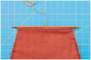 Segel mit Marlschlag an der Rah angeschlagen