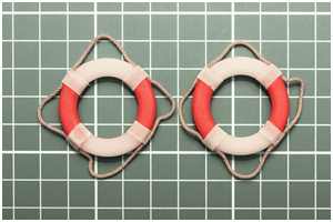 ... die Segeltuchmanschetten von Rettungsringen.