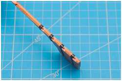 Scharnierbänder und Fingerlinge am Ruder