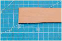 Druckstellen im Holz reparieren