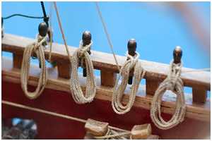 Taue versteift mit verdünntem Holzleim