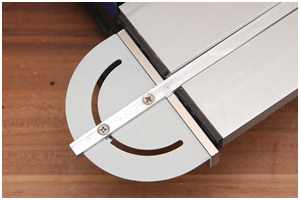 Schleiftellertisch ausrichten