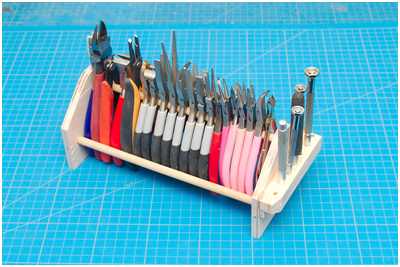 Der fertige Zangenständer - übersichtlich und immer griffbereit.